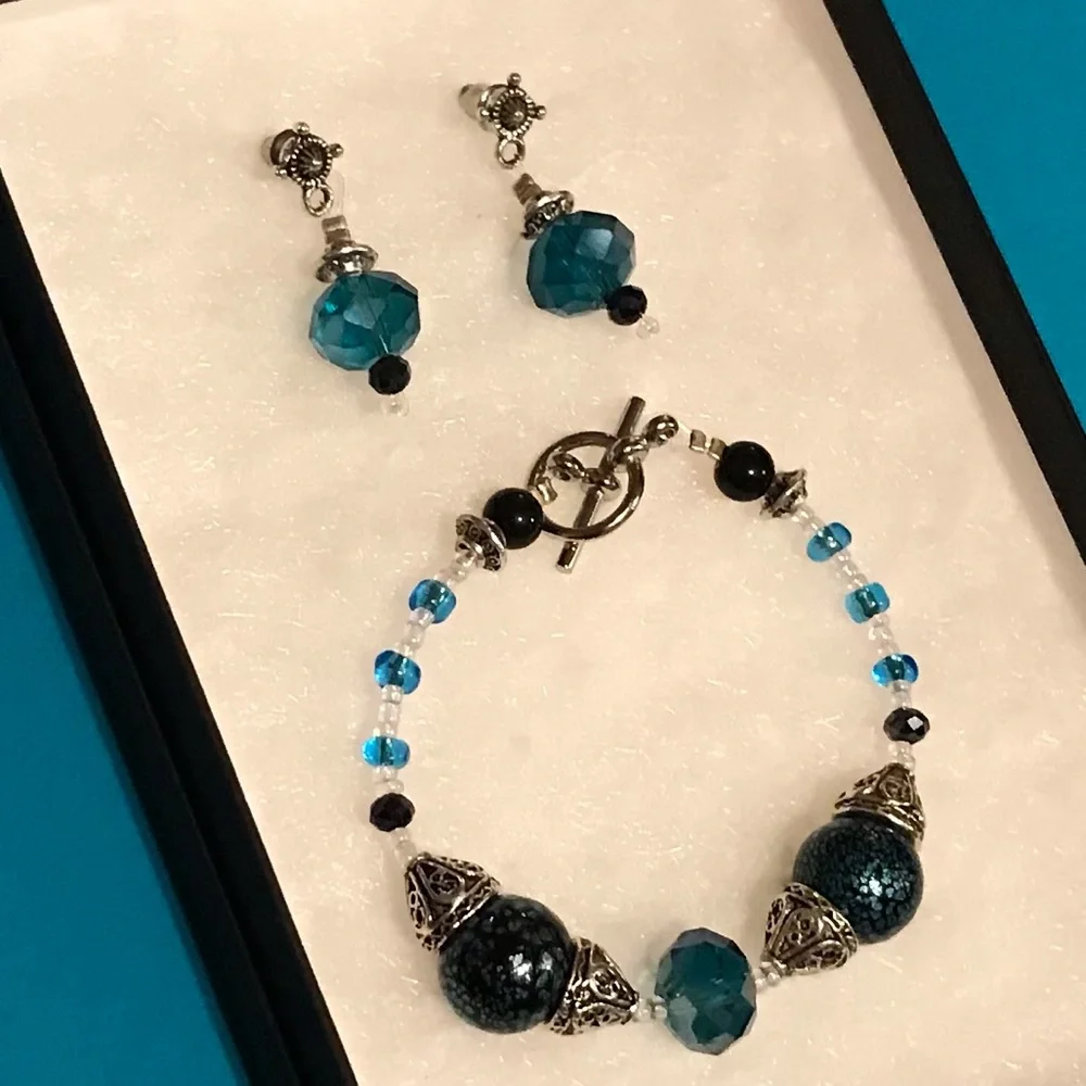 New Handmade Child’s Bracelet and Earrings, Beaded. Teal Blue, Black, Silver - Picture 1 of 8
